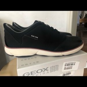 Geox Nebula sneaker- size 8 M